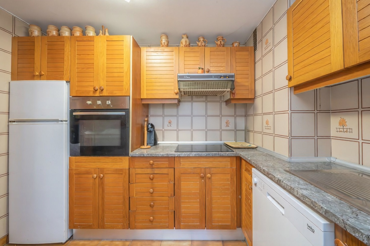 Piso en primera línea de playa en El Campello — Cocina