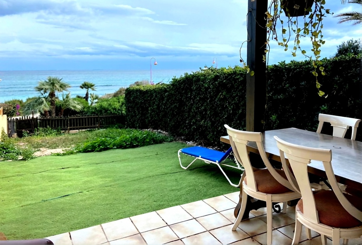 Chalet avec accès direct à la plage à El Campello — Vue mer