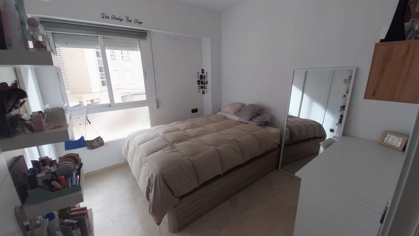 Piso en primera línea de playa en El Campello — Dormitorio