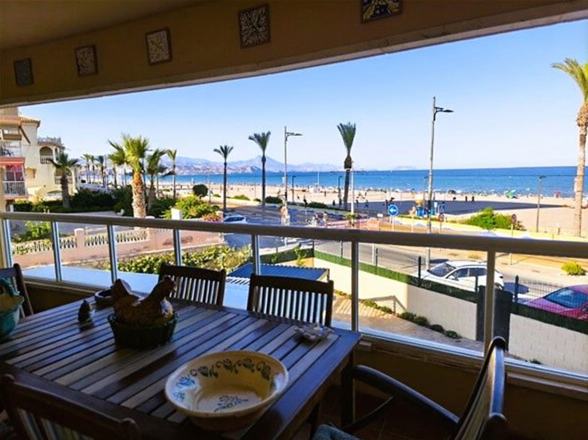 Piso en primera línea de playa en El Campello