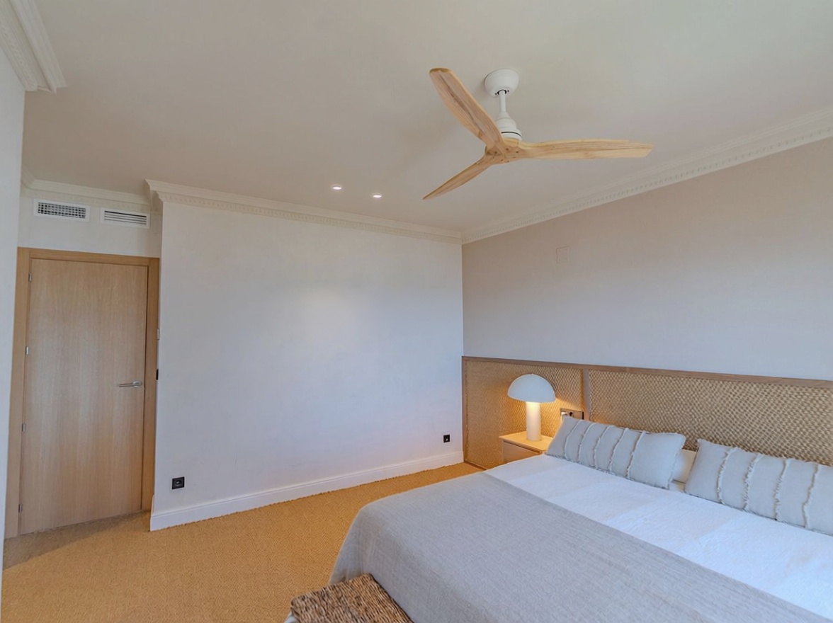 Chalet with direct beach access in El Campello — Bathroom