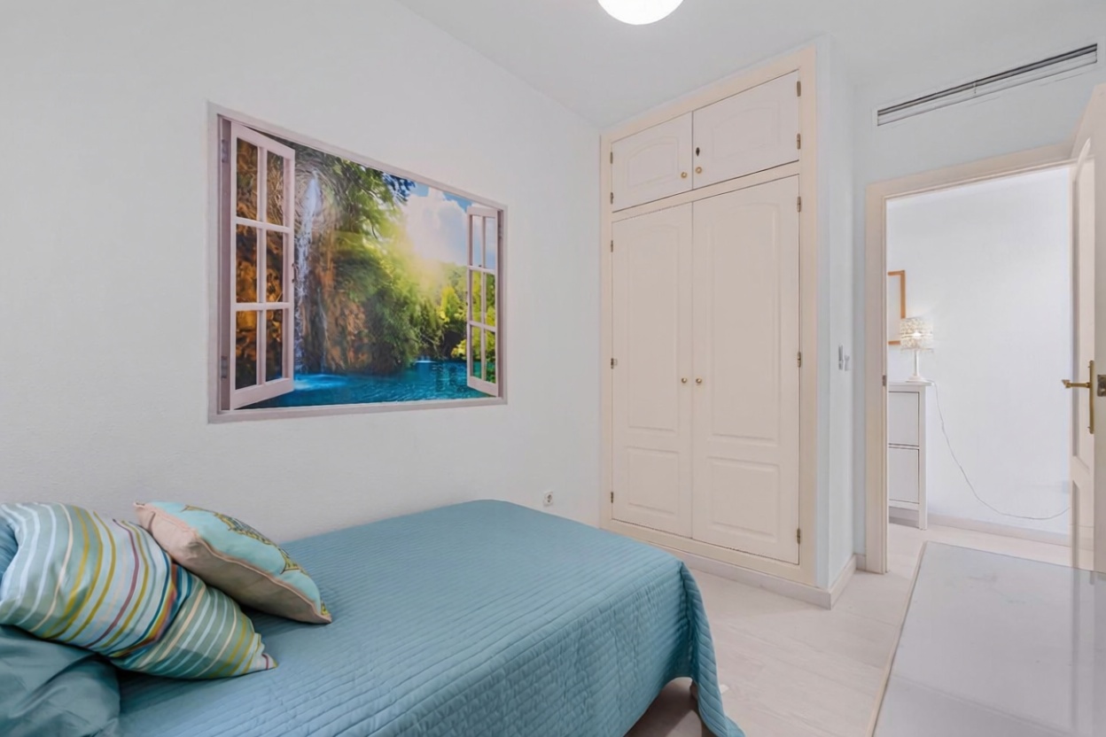 Beachfront flat in El Campello — Bedroom