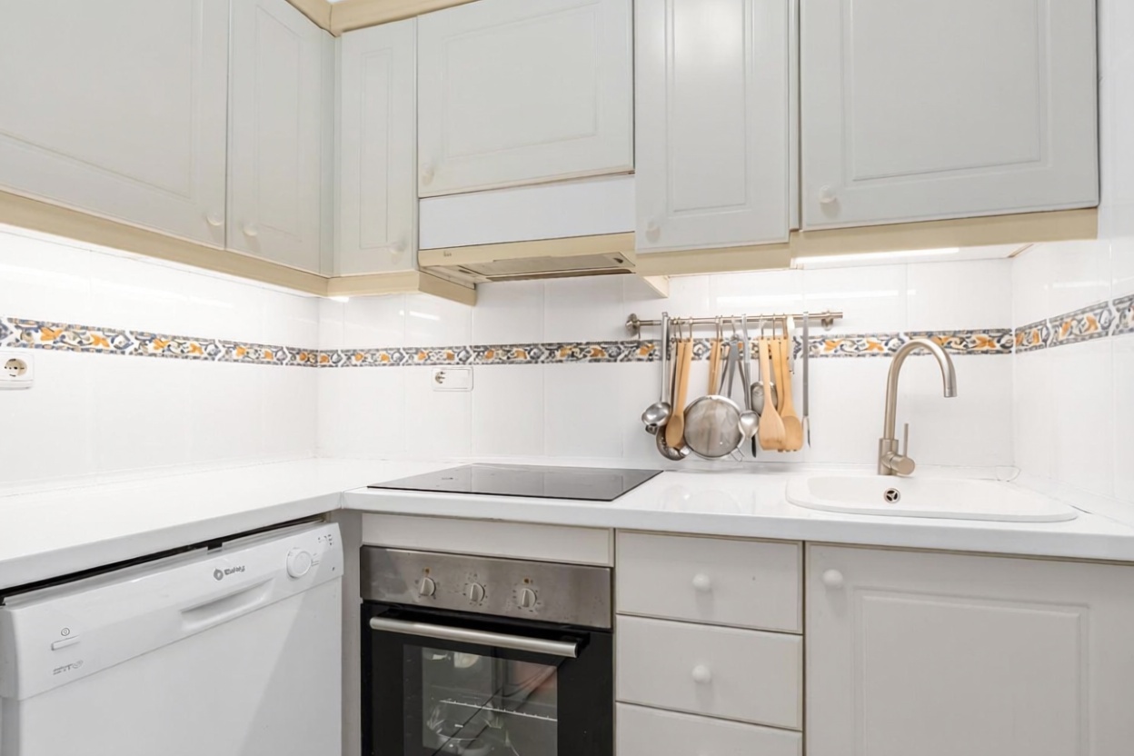 Beachfront flat in El Campello — Kitchen