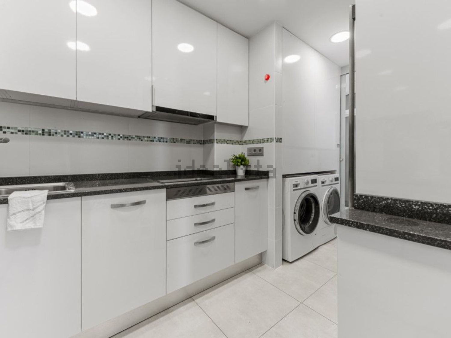 Beachfront flat in El Campello — Kitchen