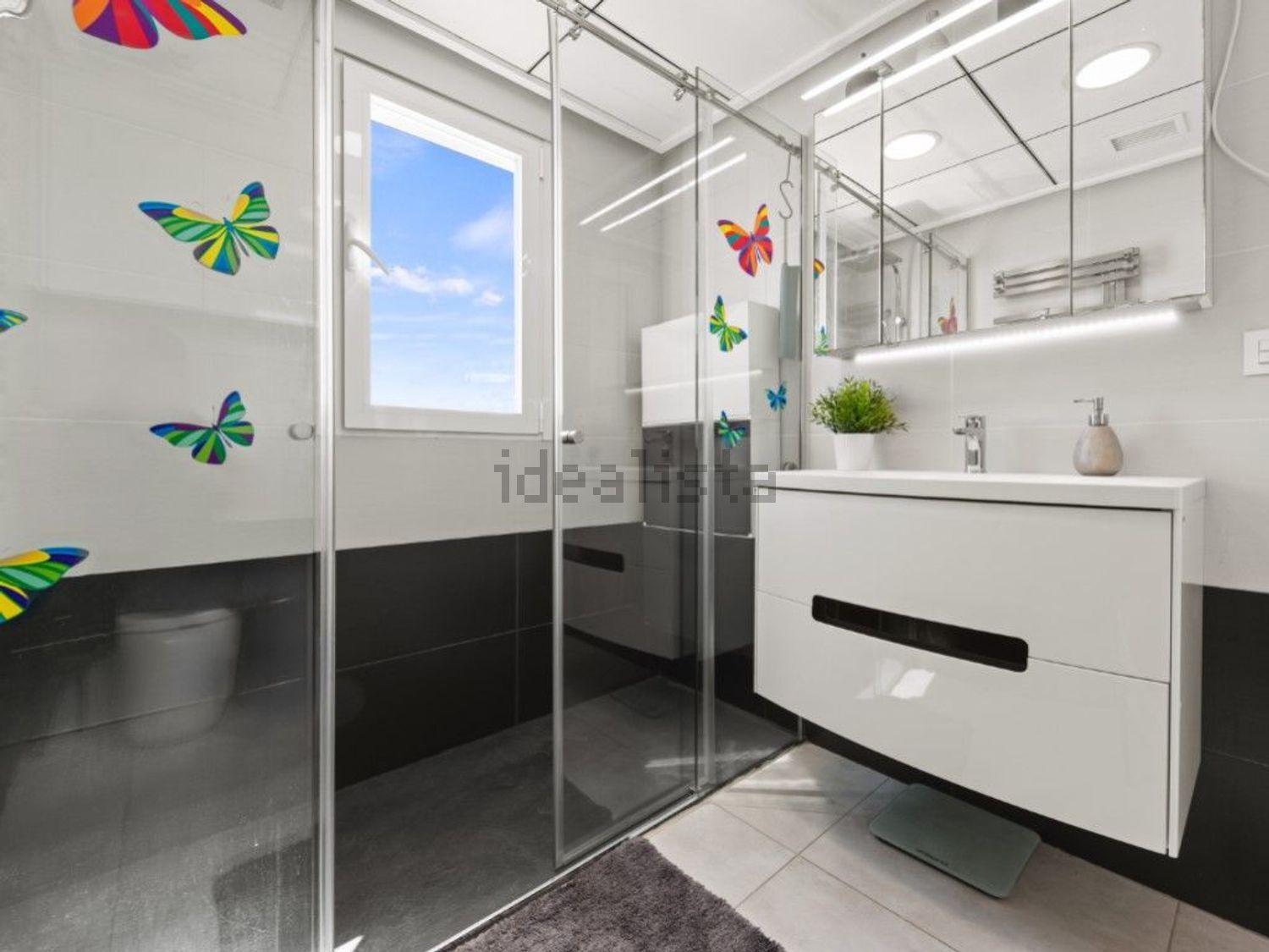 Beachfront flat in El Campello — Bathroom
