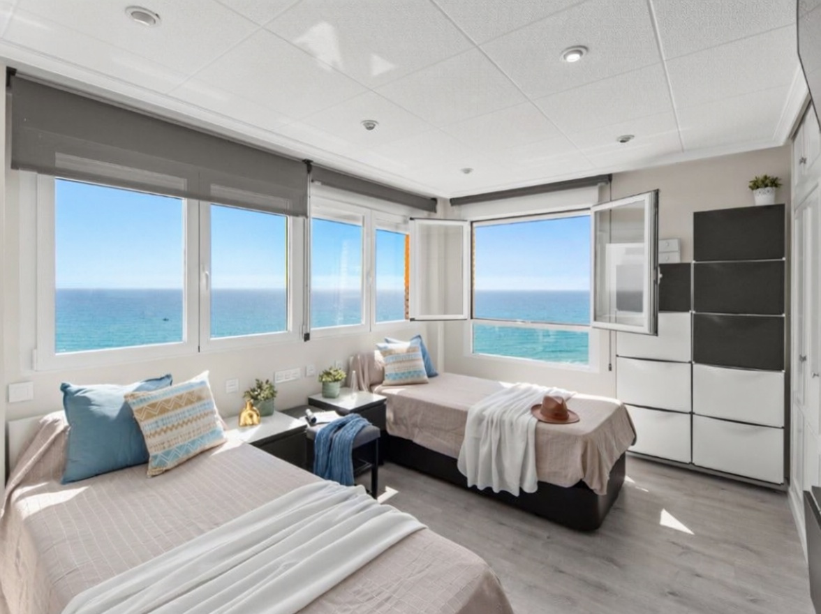 Beachfront flat in El Campello — Bedroom