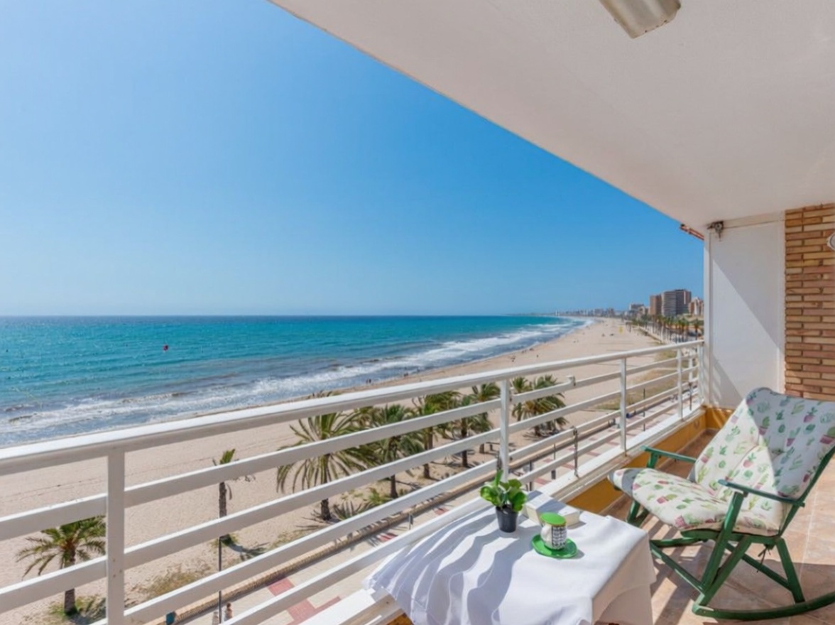 Ático en primera línea de mar en El Campello