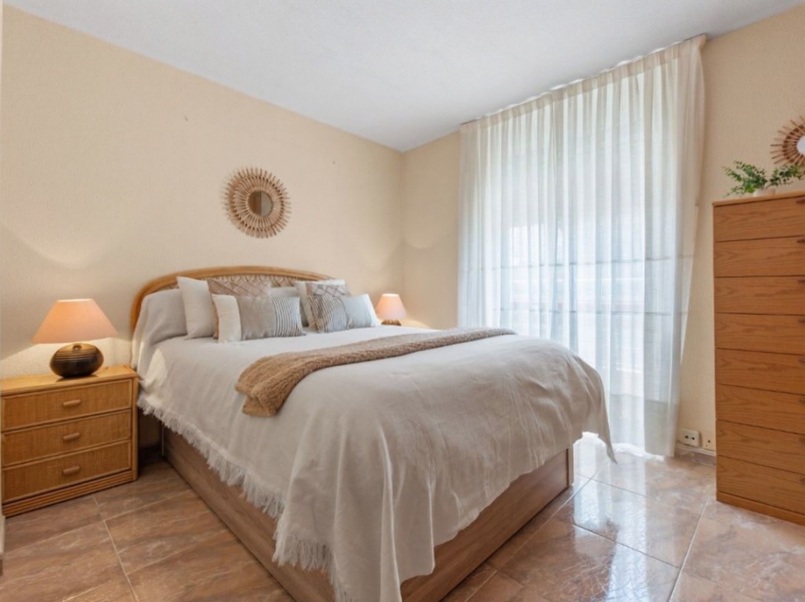 Ático en primera línea de mar en El Campello — Dormitorio