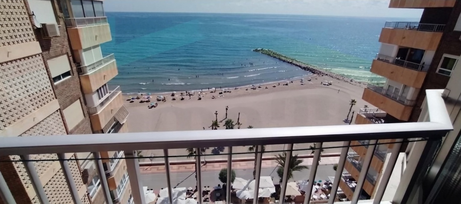 Piso en primera línea de playa en El Campello