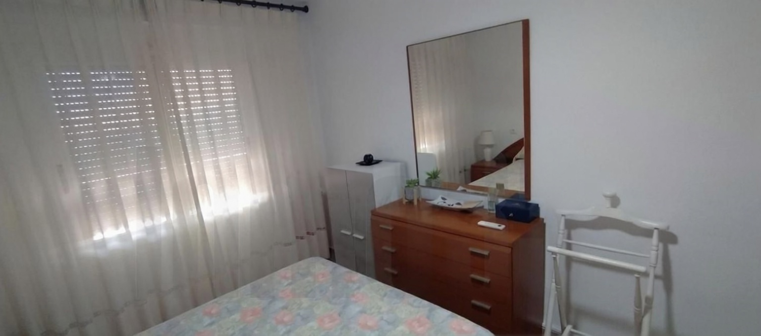 Piso en primera línea de playa en El Campello — Dormitorio