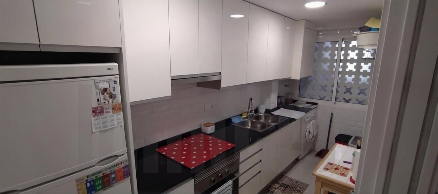 Piso en primera línea de playa en El Campello — Cocina