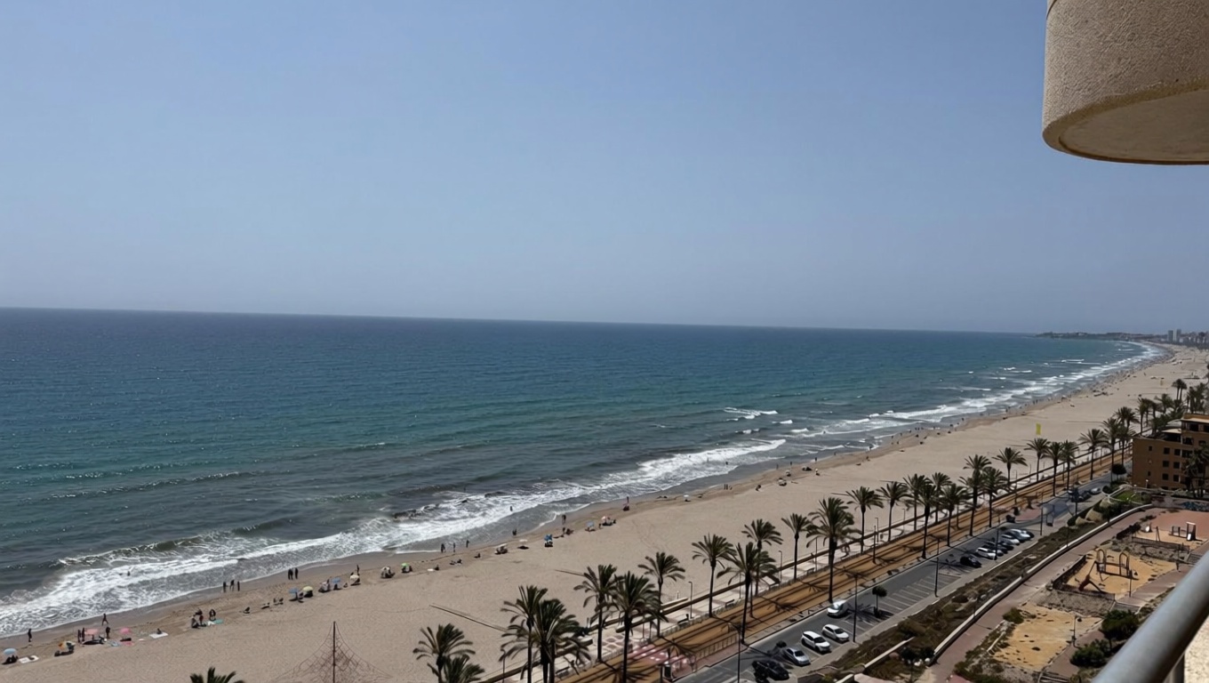 Wohnung in erste Strandlinie in El Campello — Meerblick