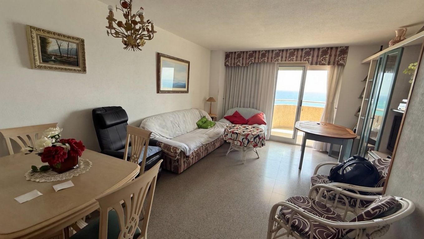 Wohnung in erste Strandlinie in El Campello — Wohnzimmer