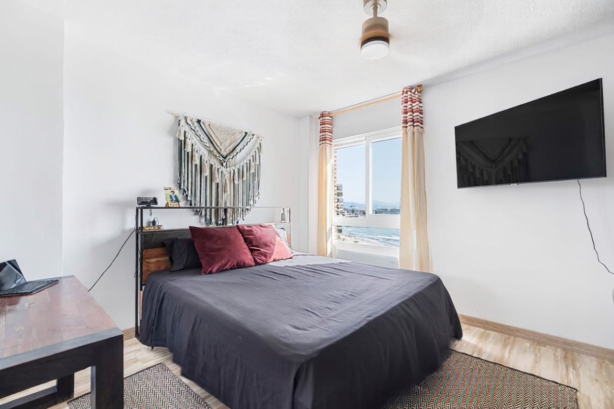 Beachfront flat in El Campello — Bedroom