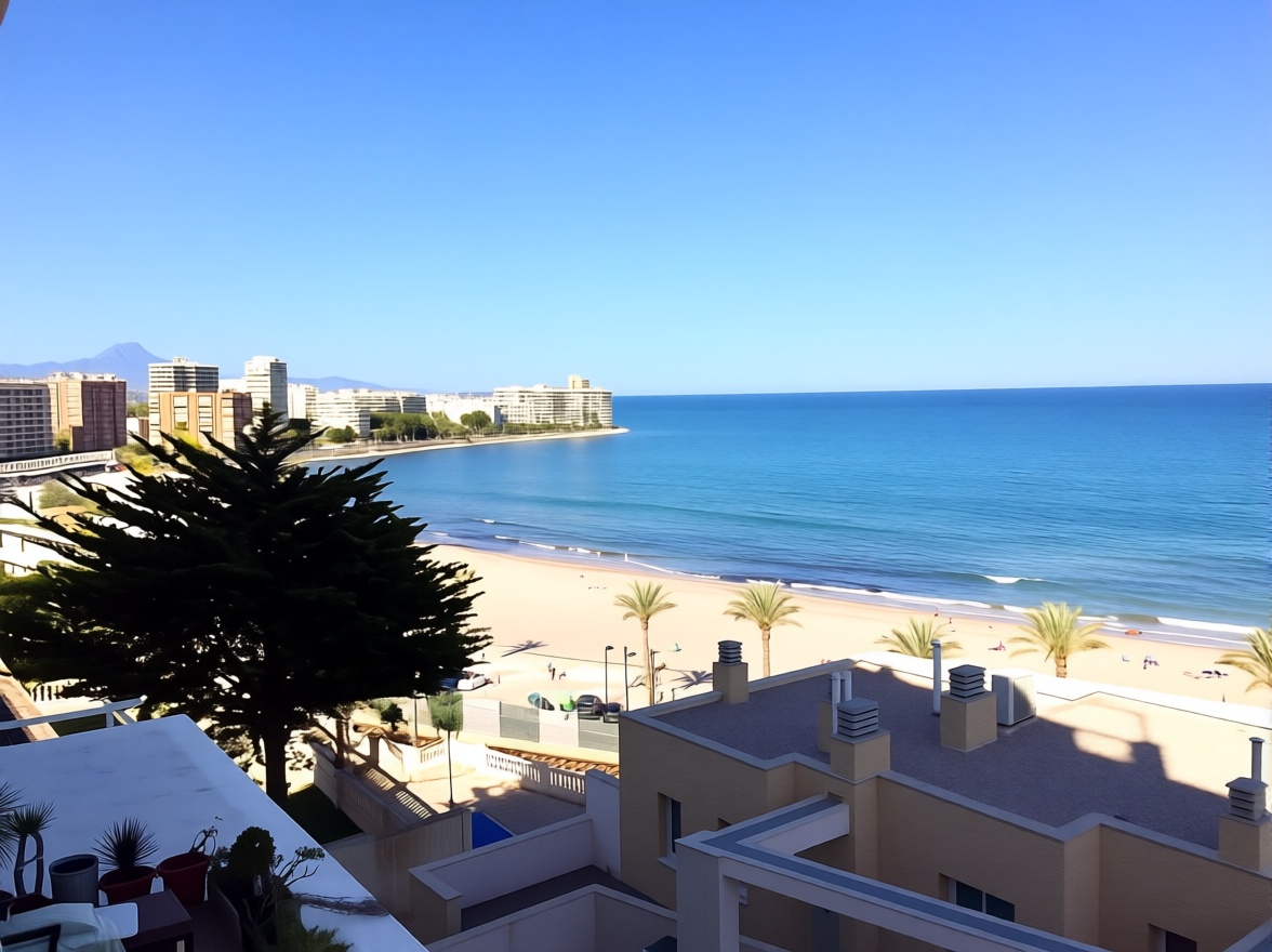 Piso en primera línea de playa en El Campello — Vista mar