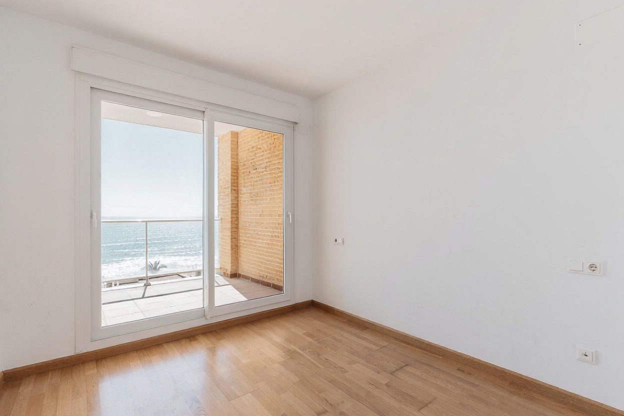 Beachfront flat in El Campello — Bedroom