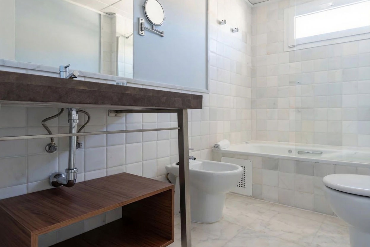 Ático en primera línea de mar en El Campello — Baño