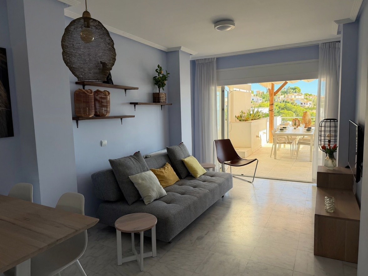 Piso en primera línea de playa en El Campello — Salón