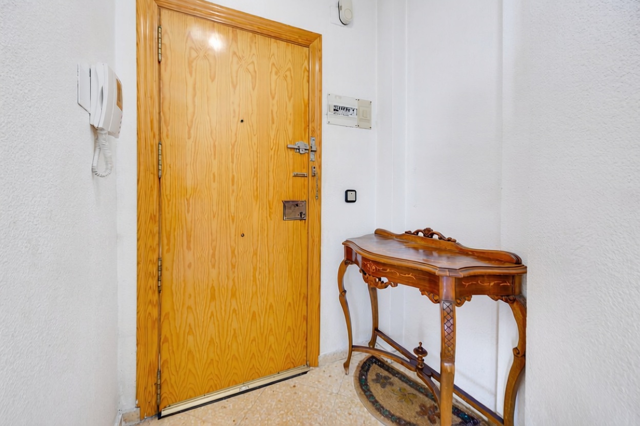 Piso en primera línea de playa en El Campello — Baño