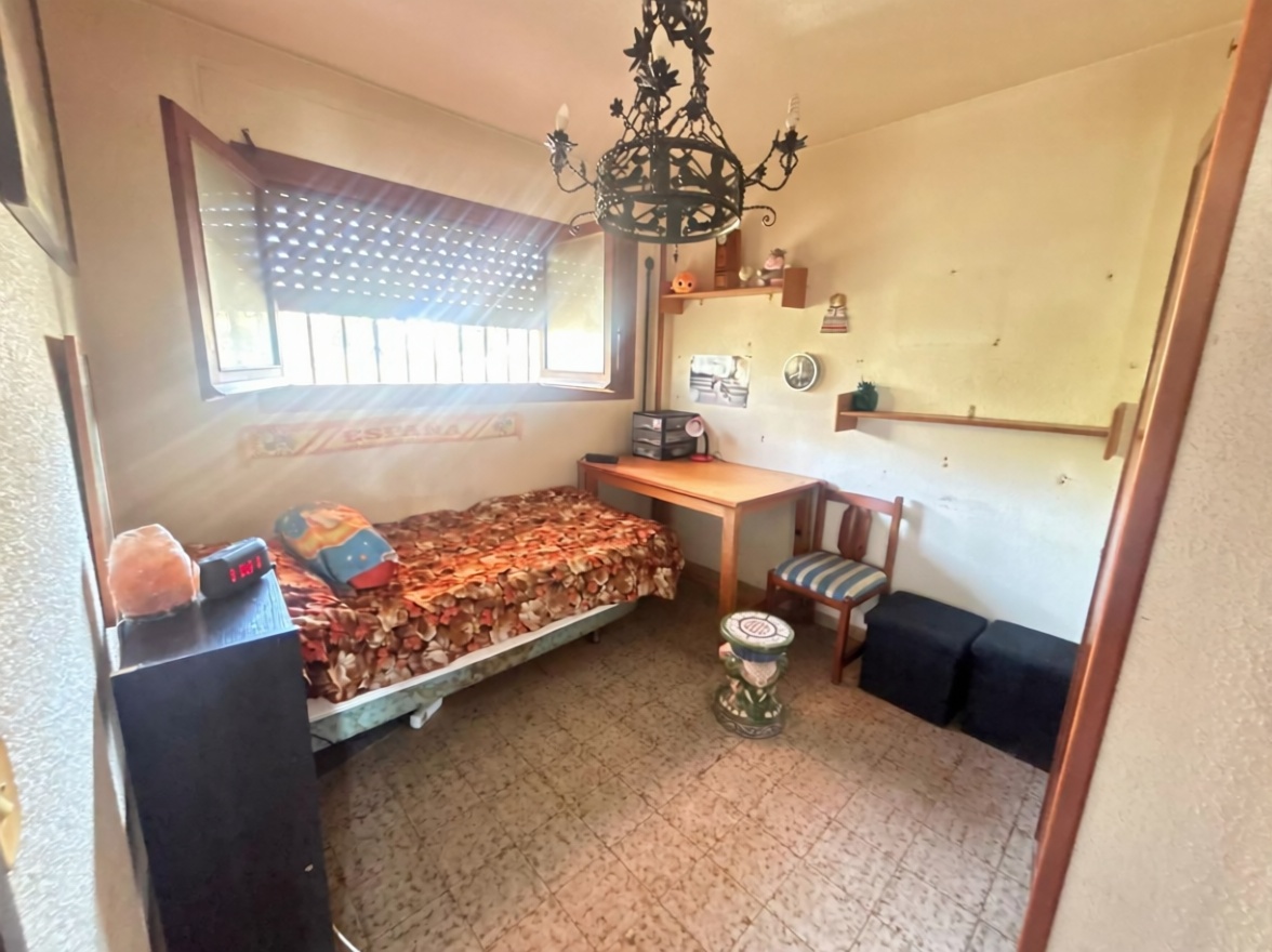 Piso en primera línea de playa en El Campello — Dormitorio
