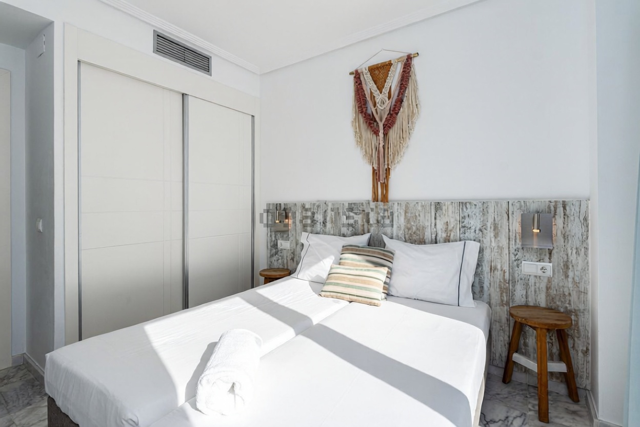 Piso en primera línea de playa en El Campello — Dormitorio