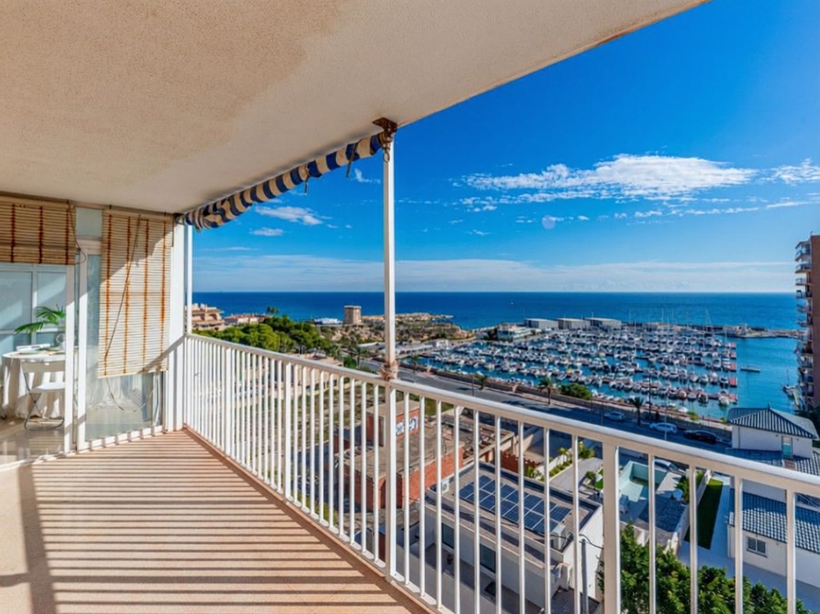 Piso en primera línea de playa en El Campello