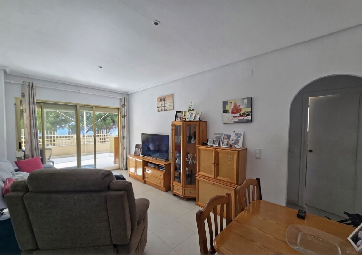 Appartement en première ligne de plage à El Campello — Séjour