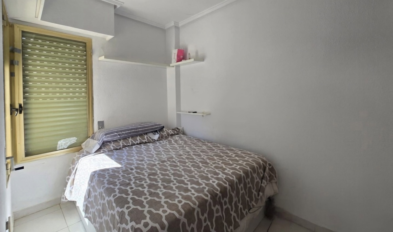 Appartement en première ligne de plage à El Campello — Chambre