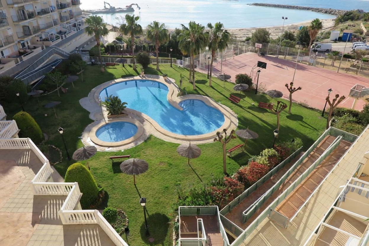Appartement en attique en première ligne de mer à El Campello — Vue mer