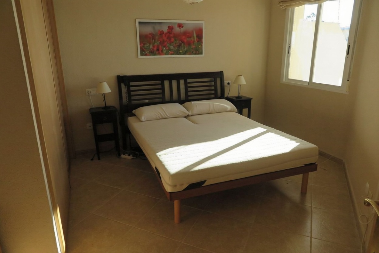 Appartement en attique en première ligne de mer à El Campello — Chambre