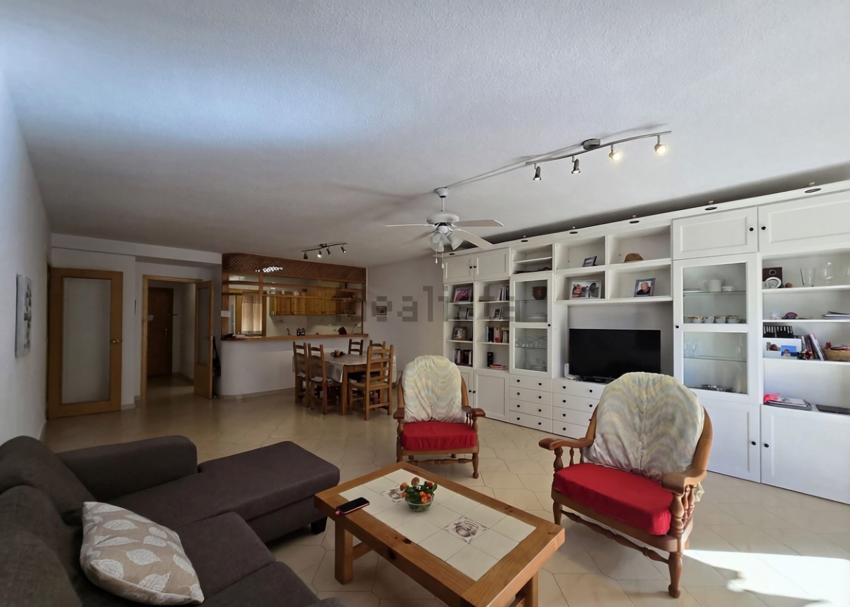 Appartement en première ligne de plage à El Campello — Séjour