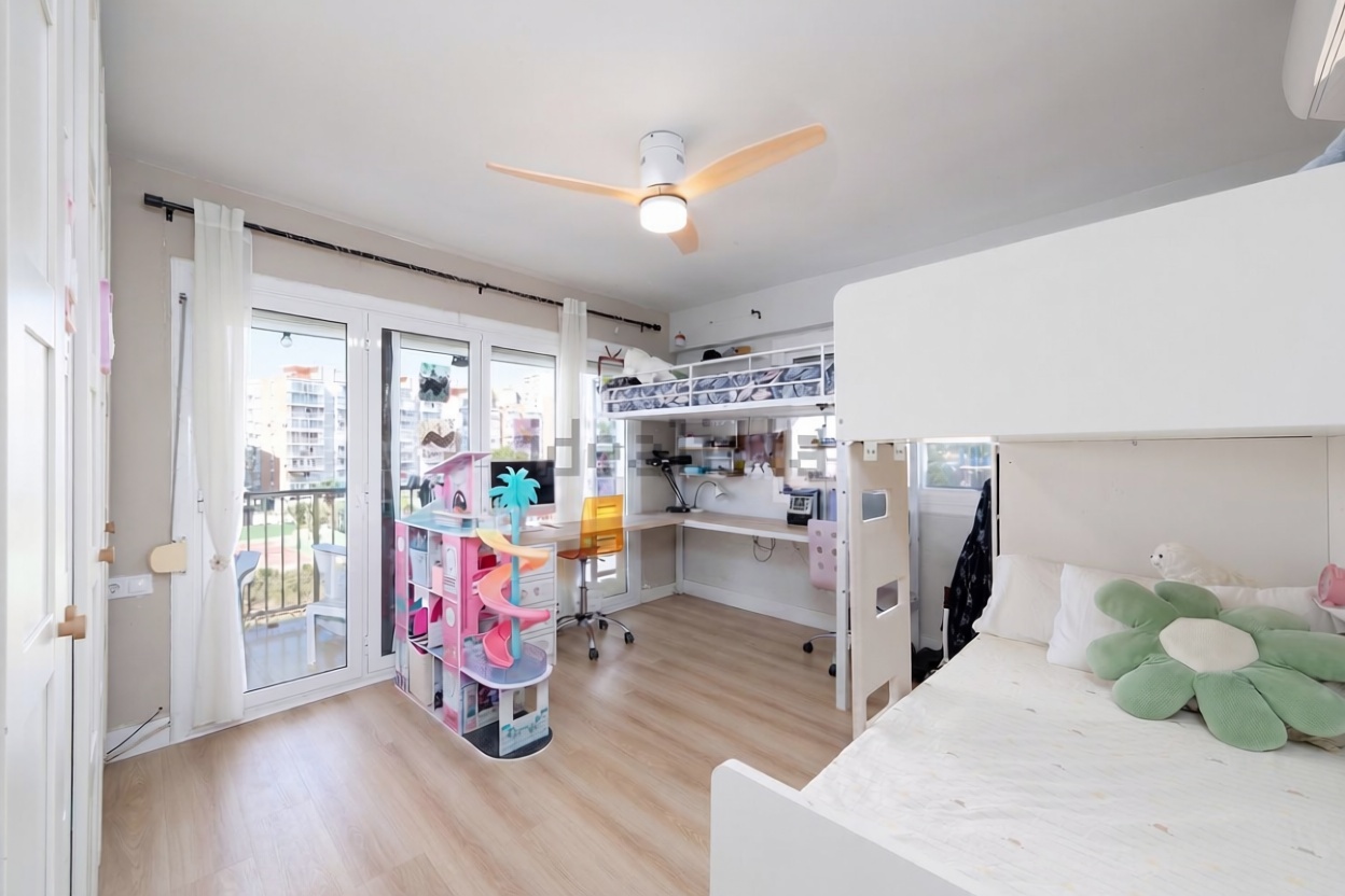 Appartement en première ligne de plage à El Campello — Chambre