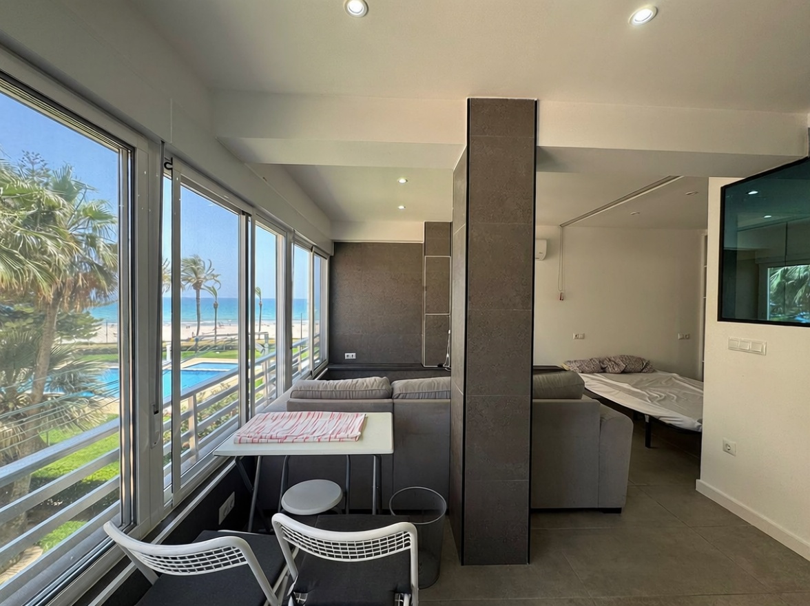 Beachfront studio in El Campello — Living room