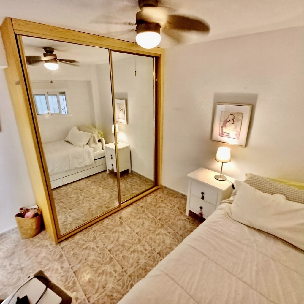 Beachfront flat in El Campello — Bedroom