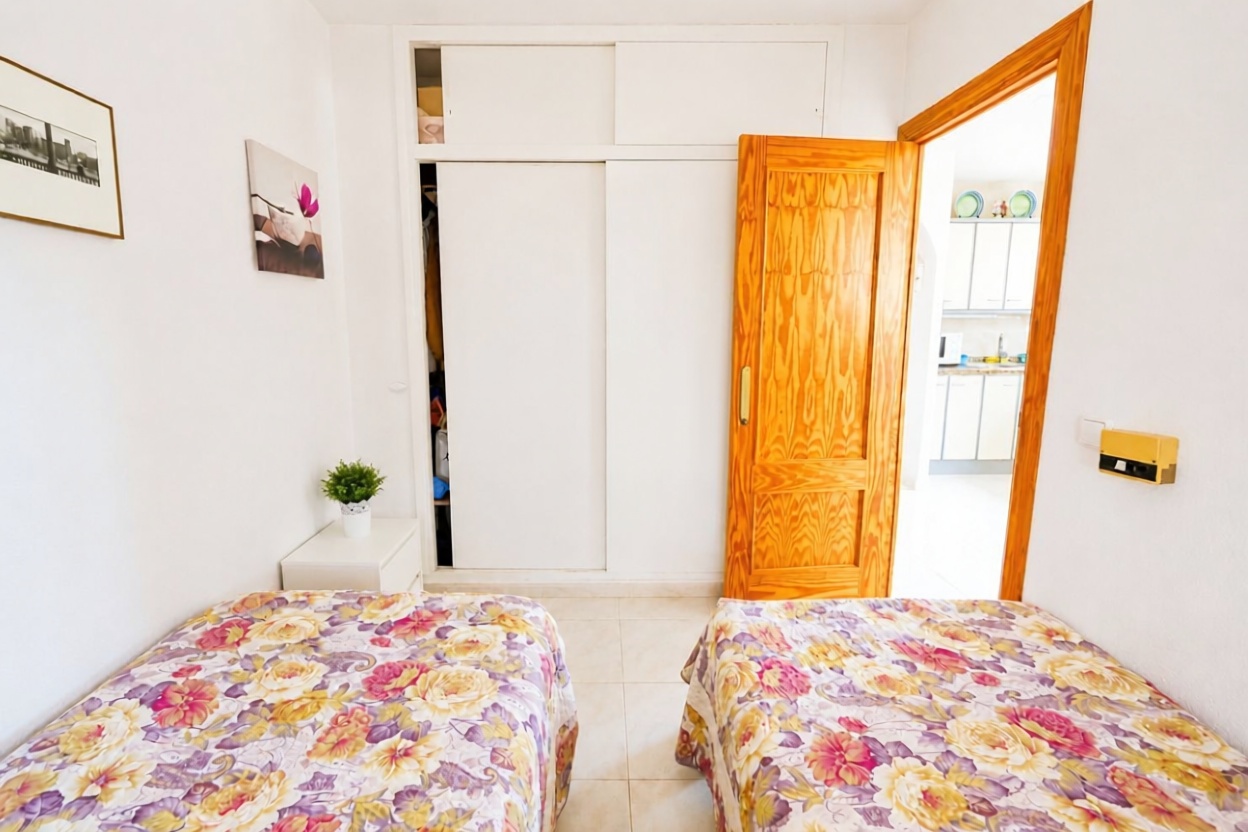 Beachfront flat in El Campello — Bedroom