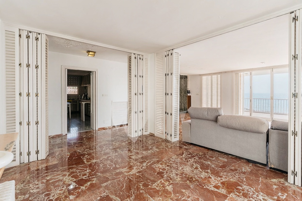 Chalet avec accès direct à la plage à Alicante — Séjour