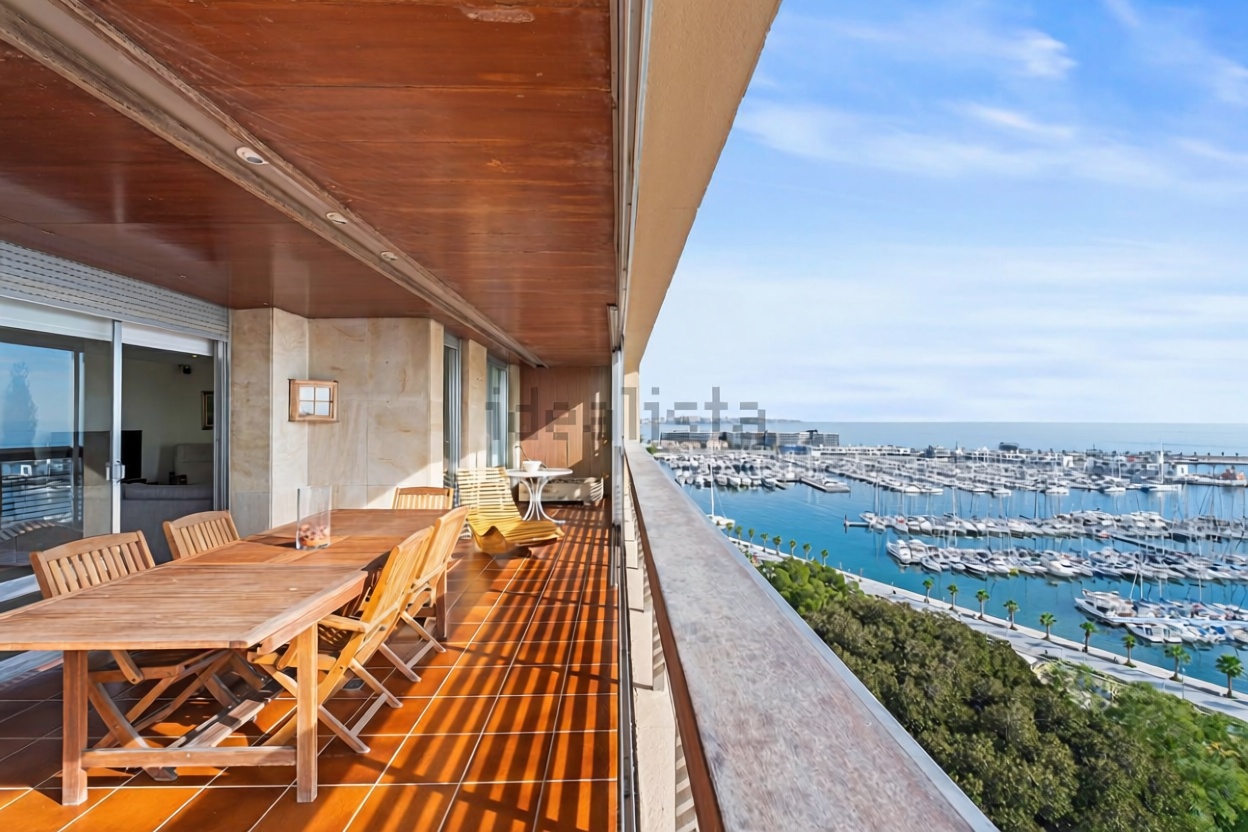 Duplex in erste Strandlinie in Alicante