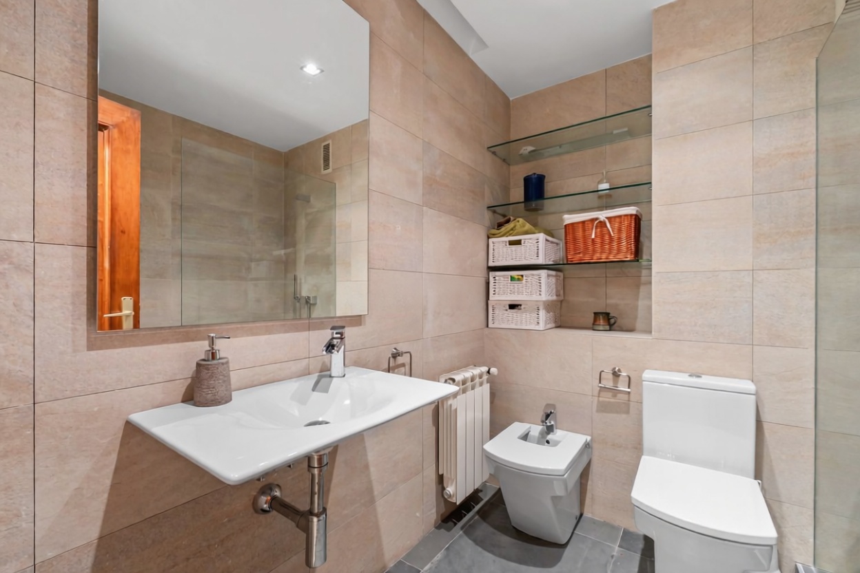 Duplex em primeira linha de praia em Alicante — Casa banho