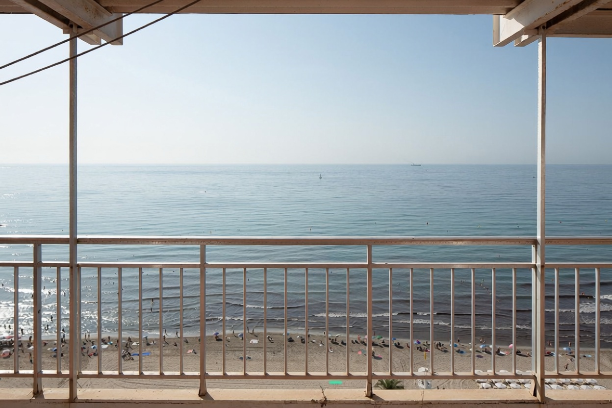Appartement en attique en première ligne de mer à Alicante — Terrasse mer
