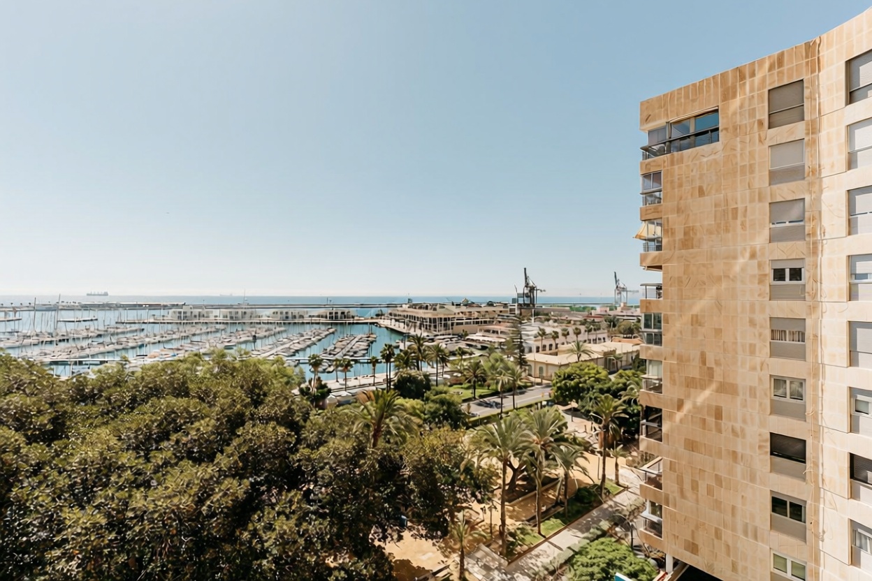 Wohnung in erste Strandlinie in Alicante