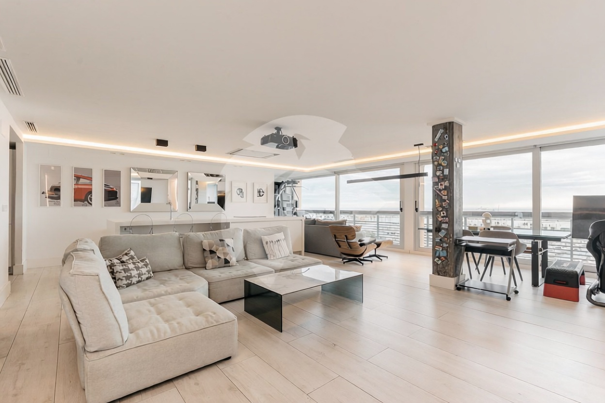 Appartement en première ligne de plage à Alicante — Séjour