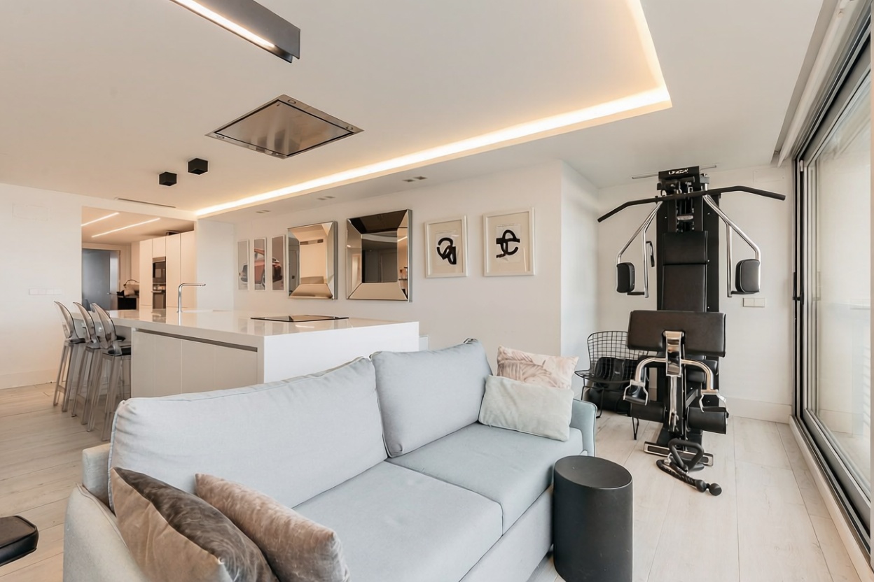 Appartement en première ligne de plage à Alicante — Cuisine