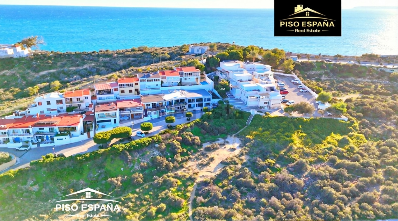 Chalet avec accès direct à la plage à Cabo de Gata — Vue aérienne