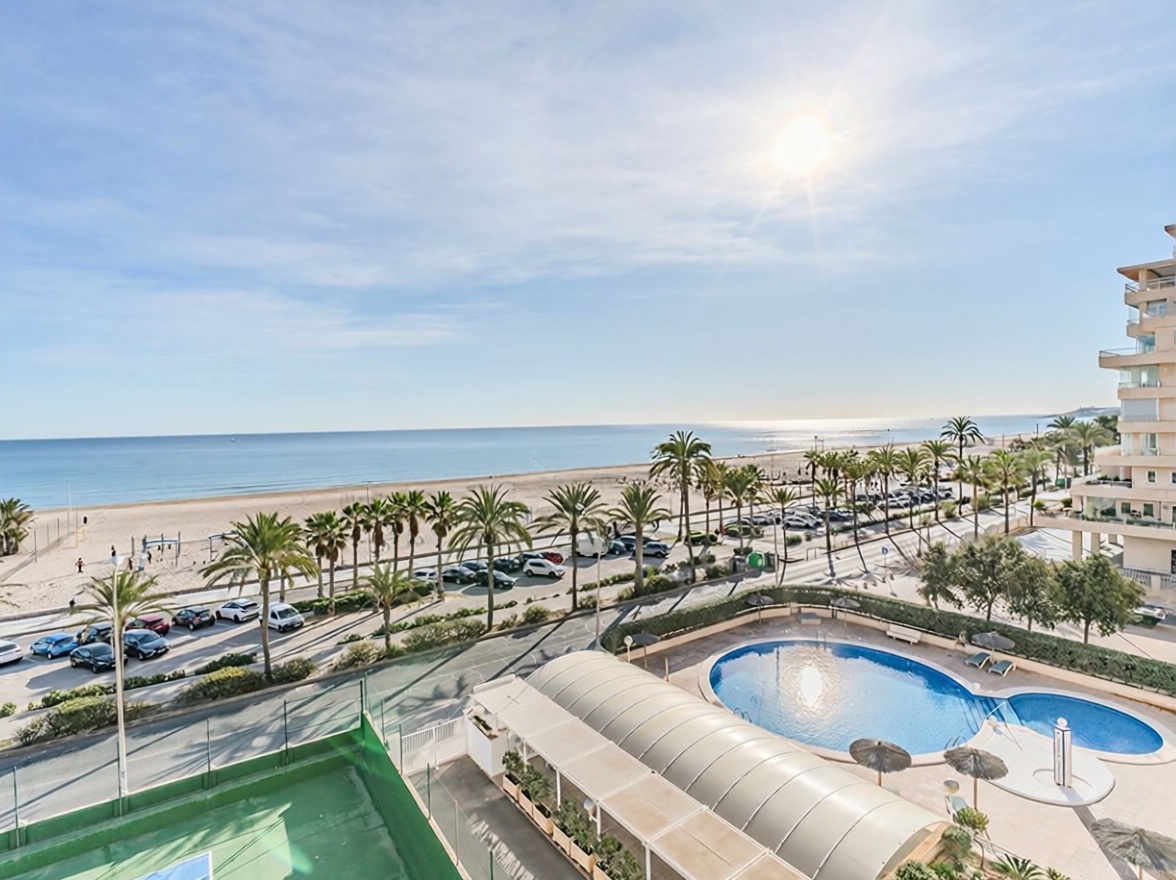 Apartamento em primeira linha de praia em Alicante — Vista mar