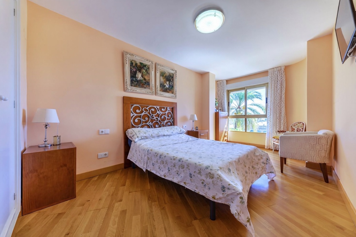 Wohnung in erste Strandlinie in Alicante — Schlafzimmer