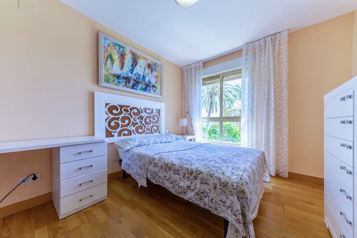 Wohnung in erste Strandlinie in Alicante — Schlafzimmer