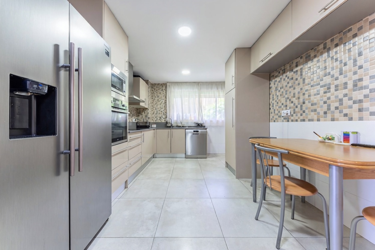Wohnung in erste Strandlinie in Alicante — Küche
