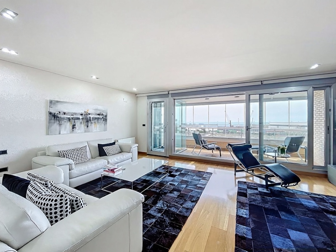 Penthouse in erste Meereslinie in Alicante — Wohnzimmer