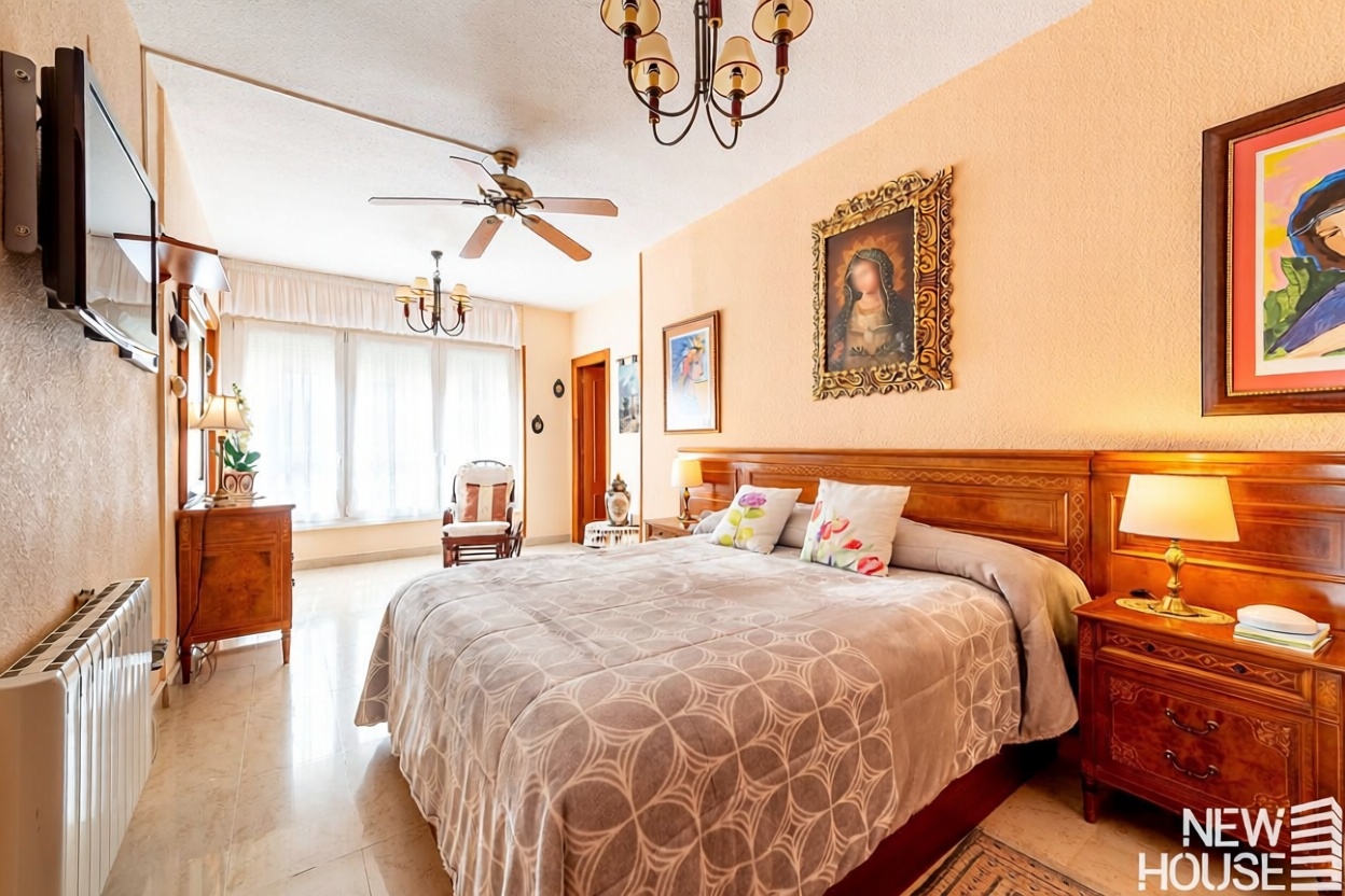 Appartement en première ligne de plage à Alicante — Chambre