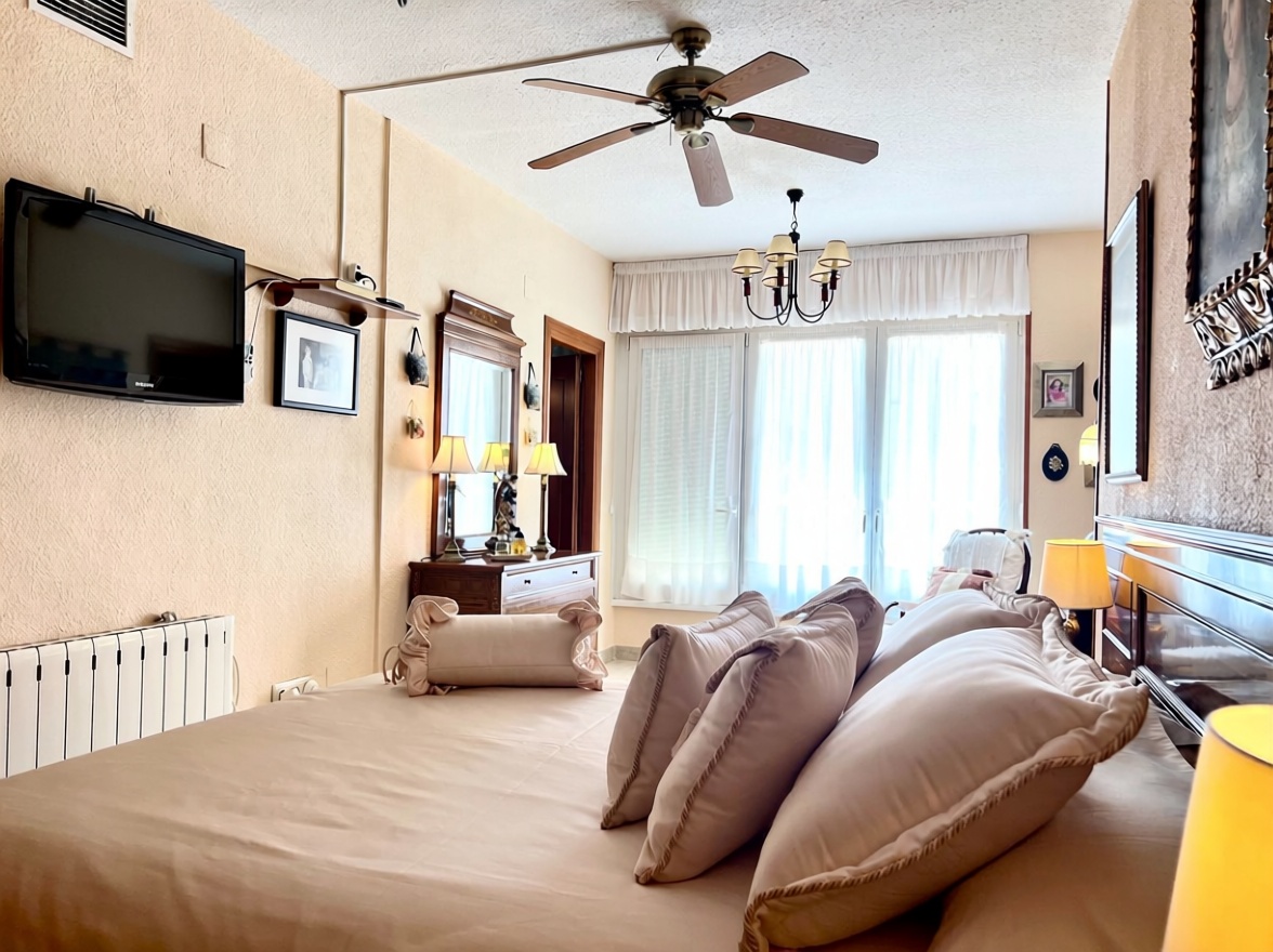 Wohnung in erste Strandlinie in Alicante — Meerblick